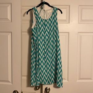 Luxe Brand Green chevron dress w/ string belt.